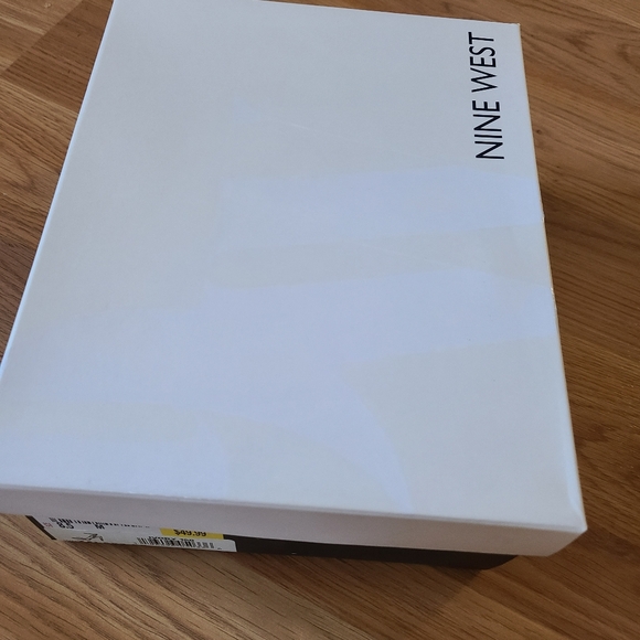 Nine West Ivory Heels - Picture 7 of 8